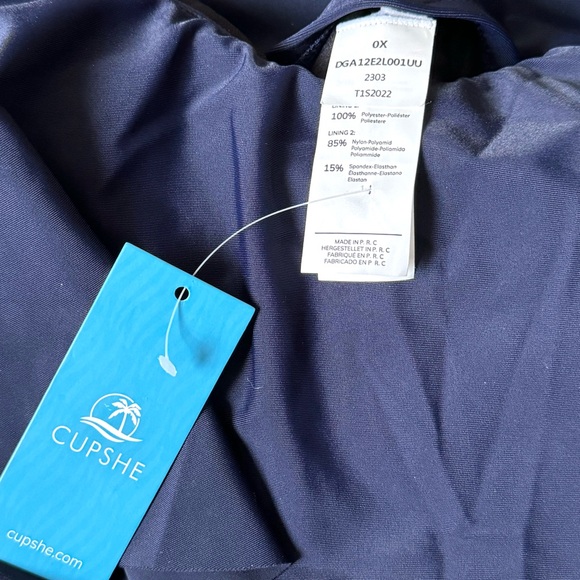 New CUPSHE Ruffled One Piece
Swimsuit OX Navy Blue Maillot Plus Size NWT - Picture 7 of 7